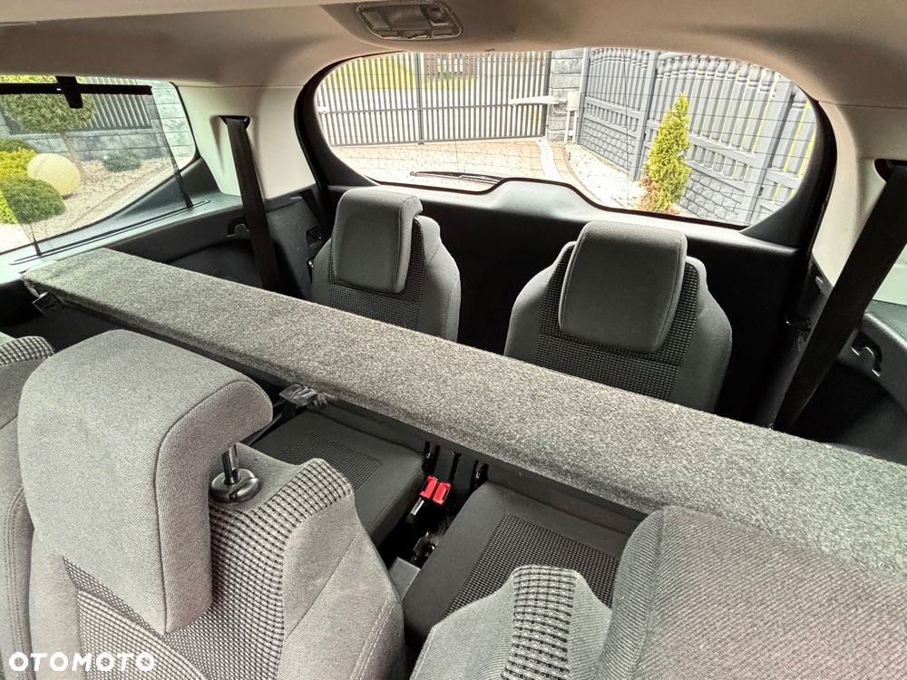 Peugeot 5008 - 31
