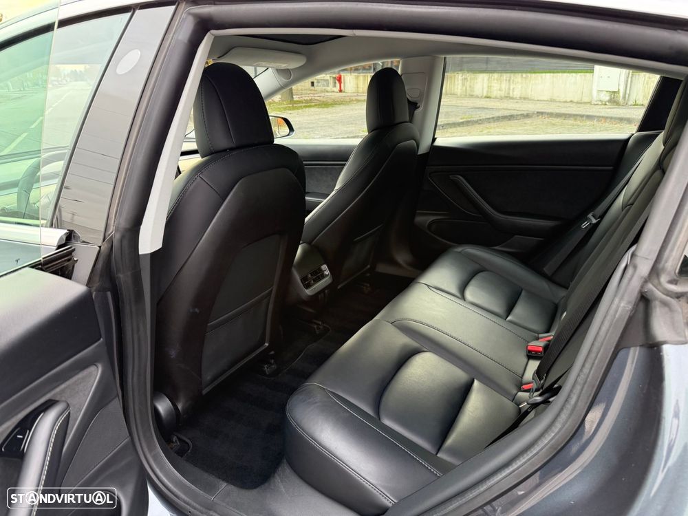 Tesla Model 3 Long-Range Dual Motor AWD - 16