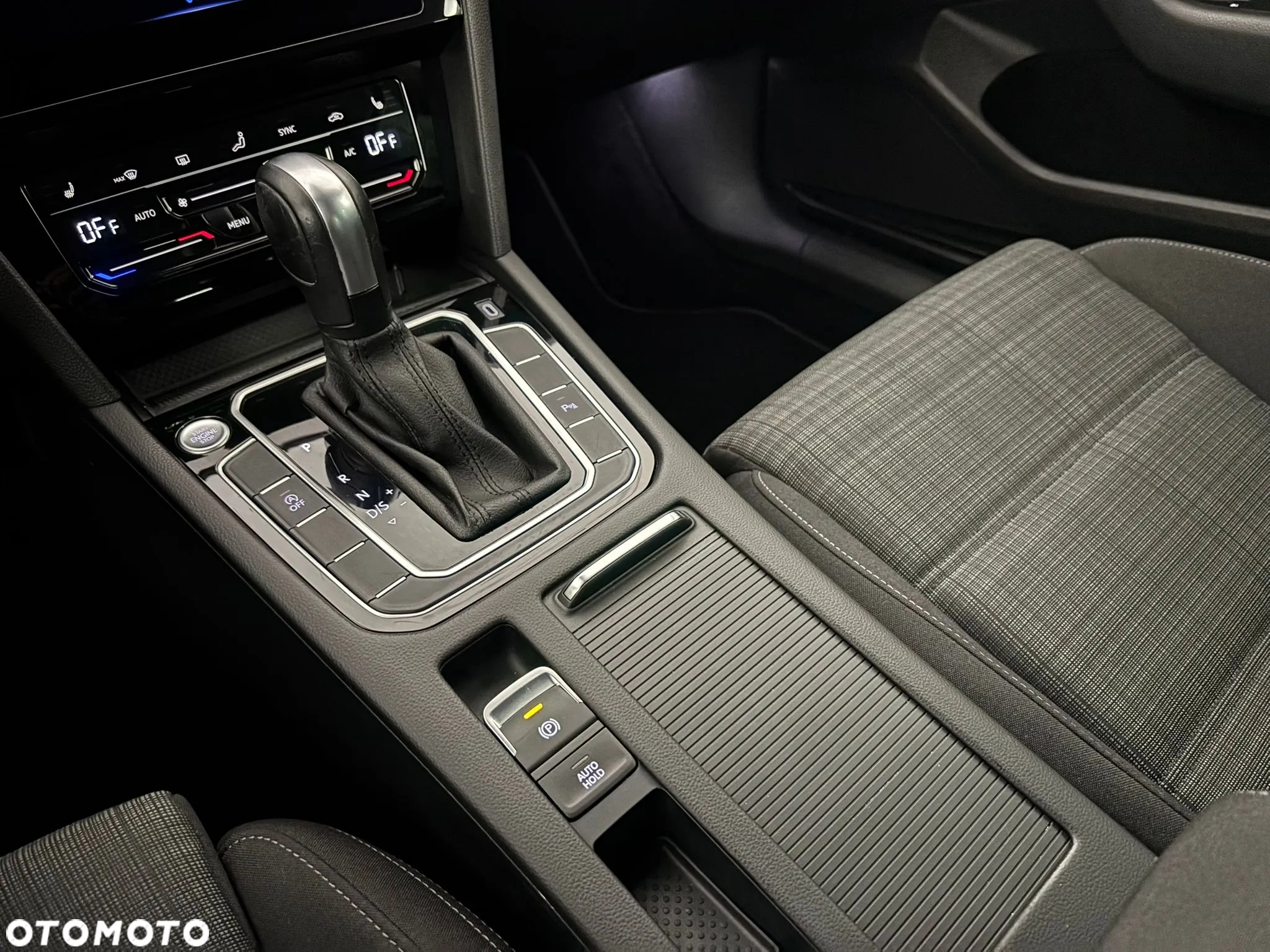 Volkswagen Passat 2.0 TDI EVO Business DSG - 24