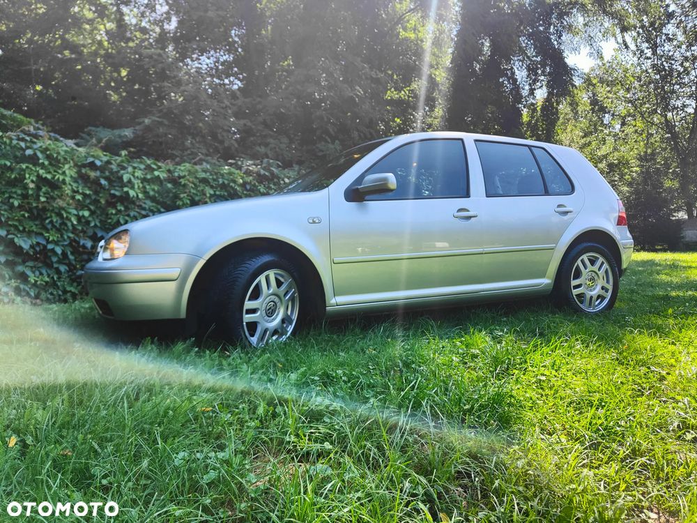 Volkswagen Golf - 2