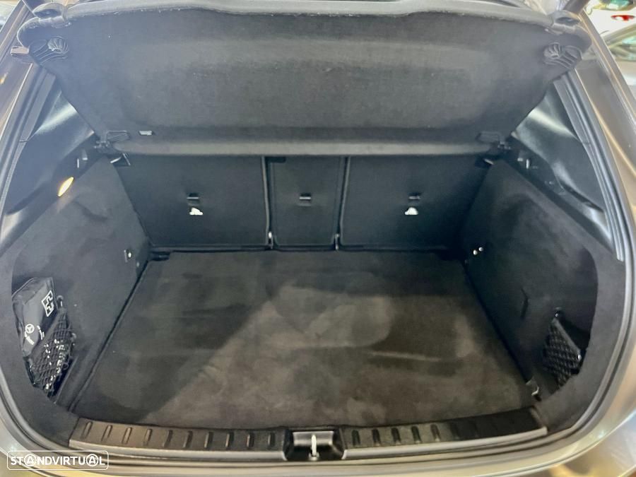 Mercedes-Benz GLA 250 e 8G-DCT AMG Line - 38