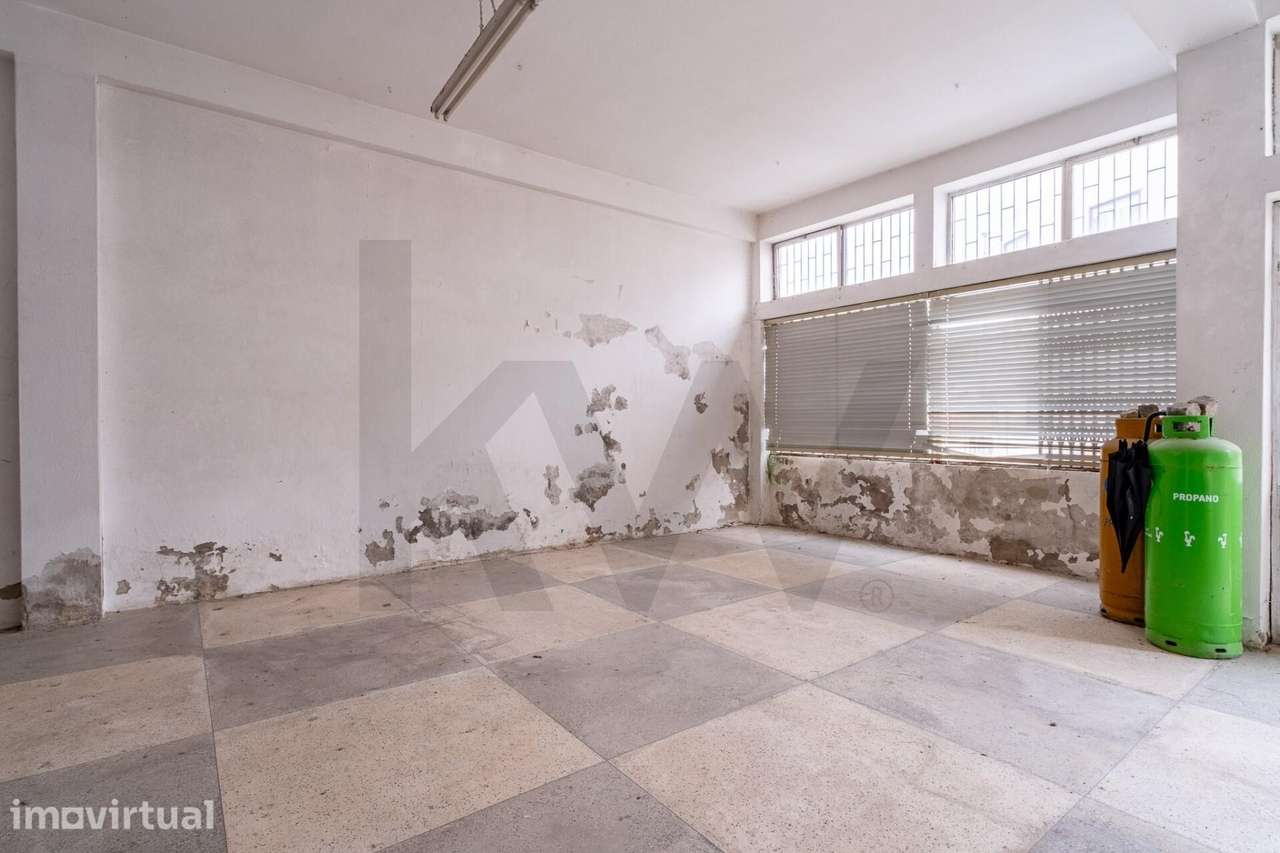 De Loja a T3 de Luxo: Espaço Único com 297m2 e Logradouro em Oliveira - Grande imagem: 2/33