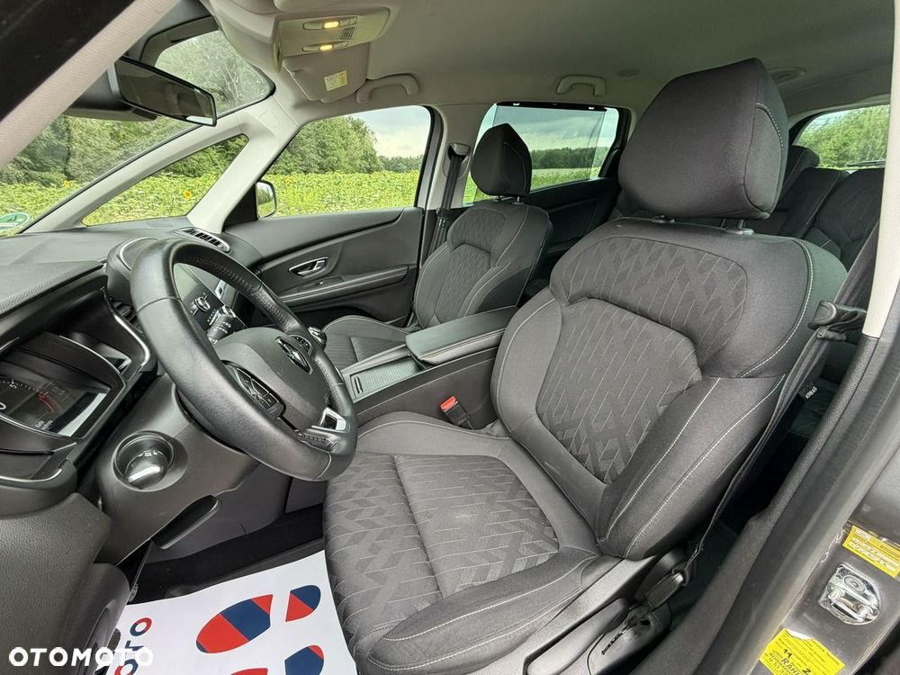 Renault Grand Scenic - 17