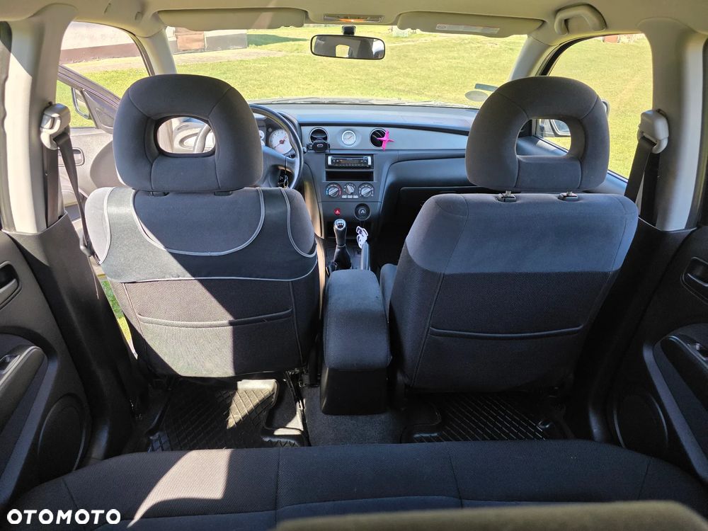 Mitsubishi Outlander 2.0 Intense DAKAR - 9