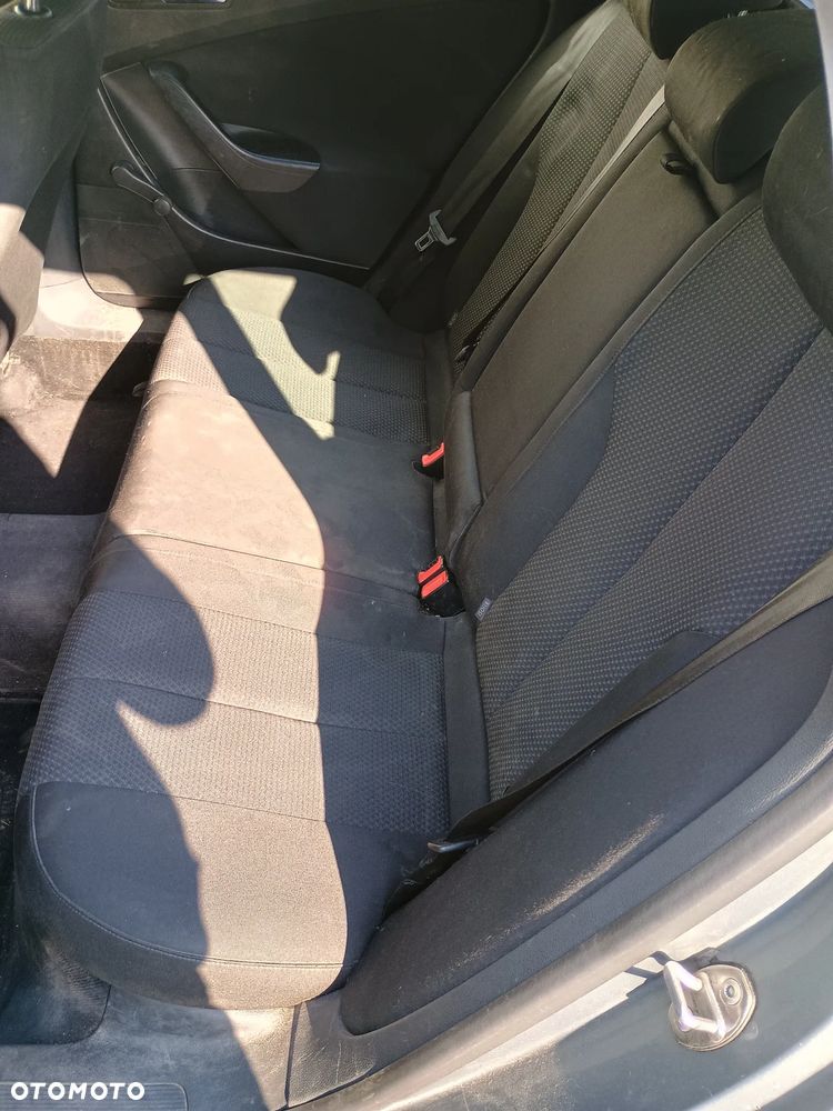 Volkswagen Passat - 7