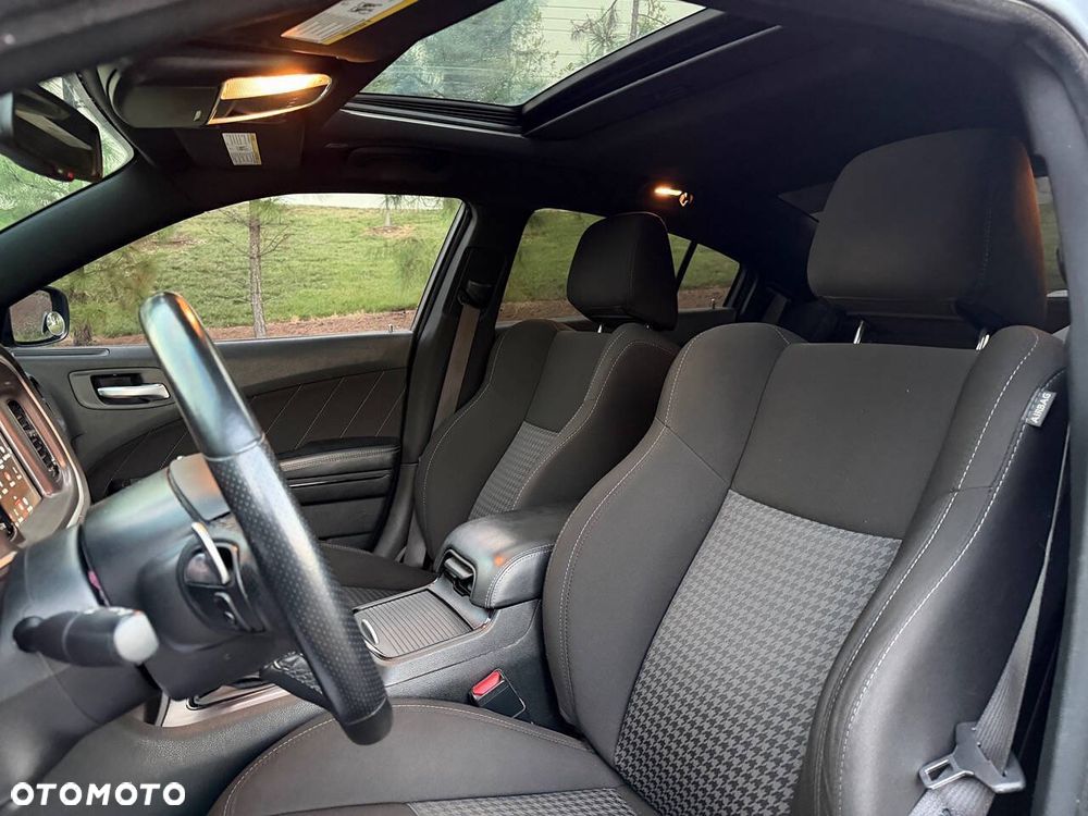 Dodge Charger 3.6 GT - 9