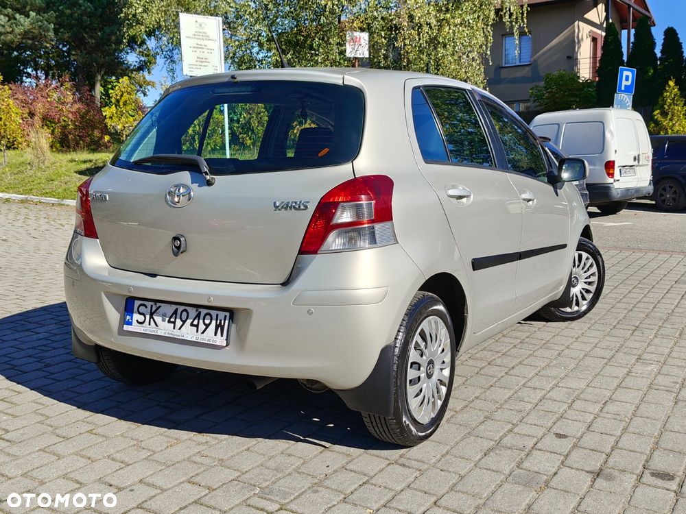 Toyota Yaris 1.33 Premium - 38