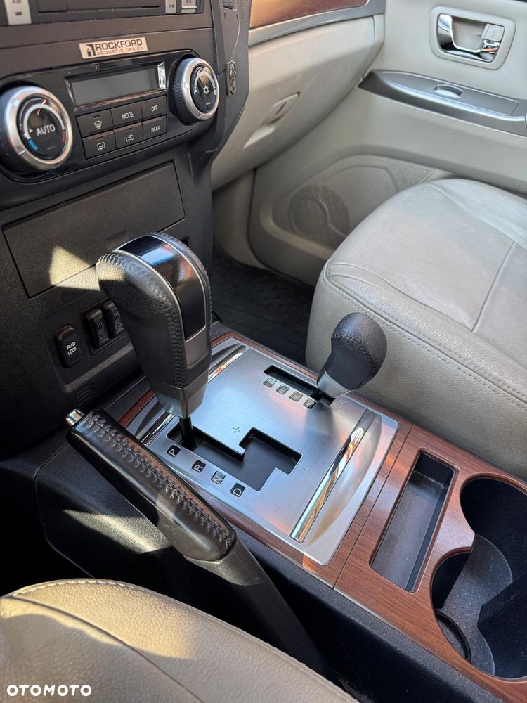 Mitsubishi Pajero 3.2 DID Instyle - 18