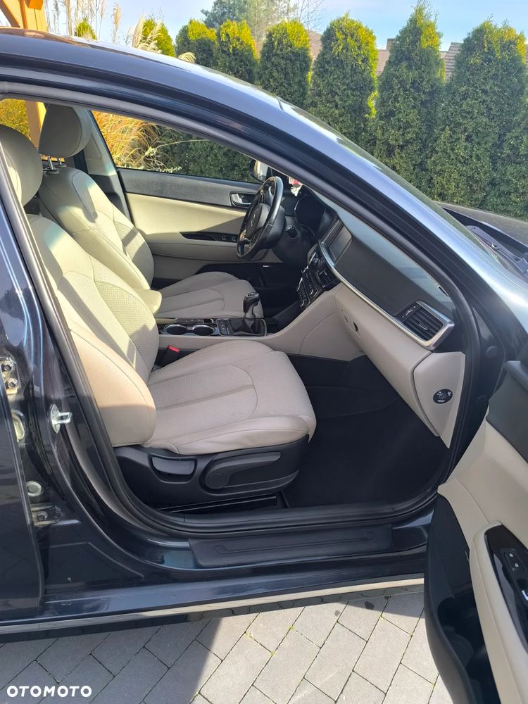 Kia Optima ver-1-7-crdi-l - 8