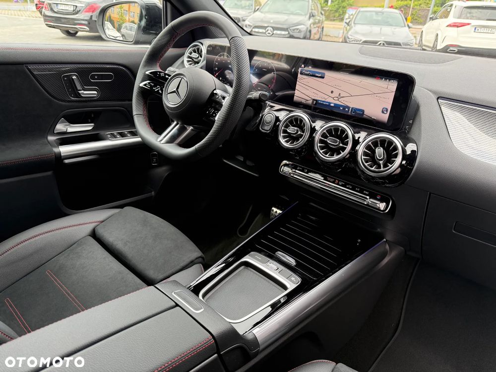 Mercedes-Benz GLA 200 AMG Line - 18