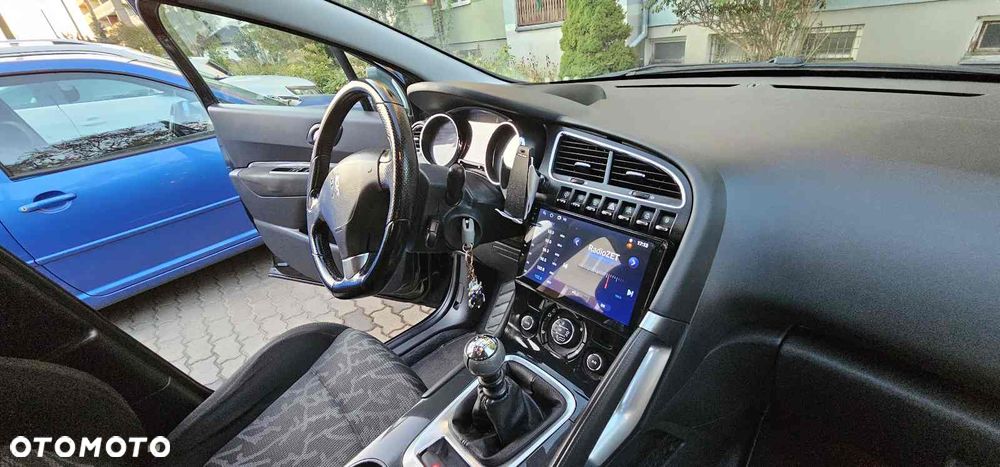 Peugeot 3008 HDi 115 Active - 5