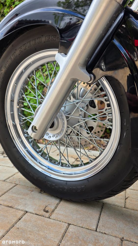 Suzuki Intruder - 14