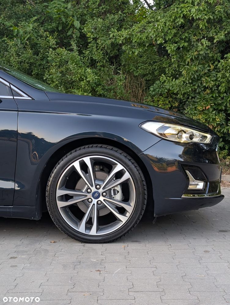 Ford Fusion - 17