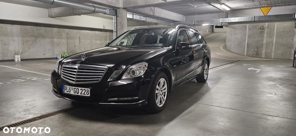 Mercedes-Benz Klasa E 200 CGI BlueEffICIENCY Elegance - 2