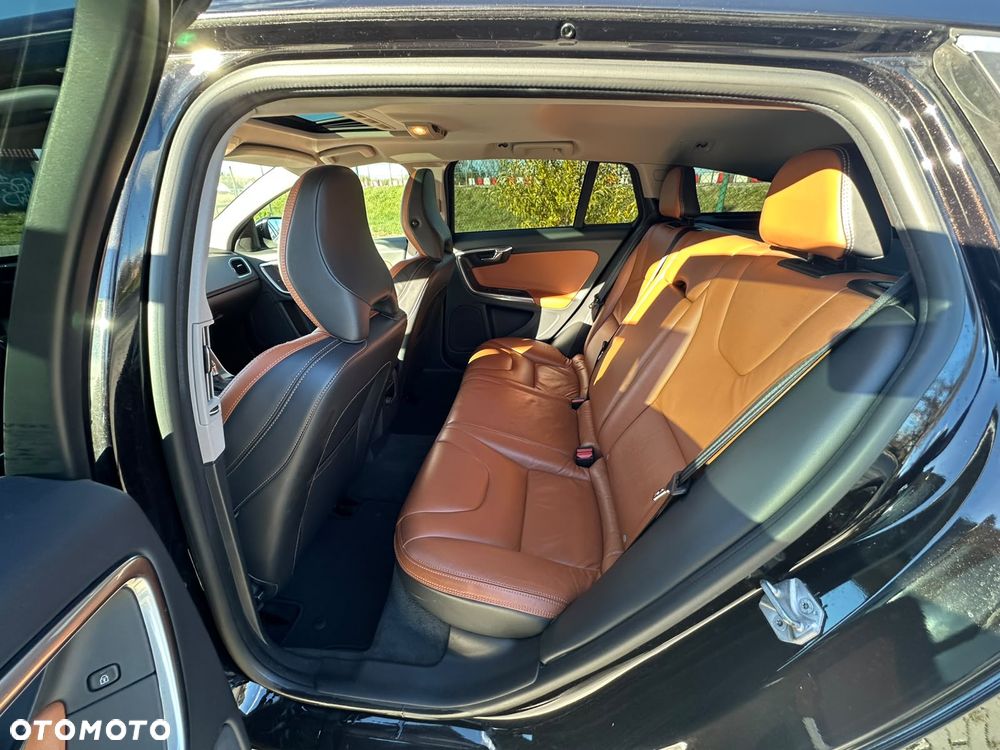 Volvo V60 D2 Momentum - 16