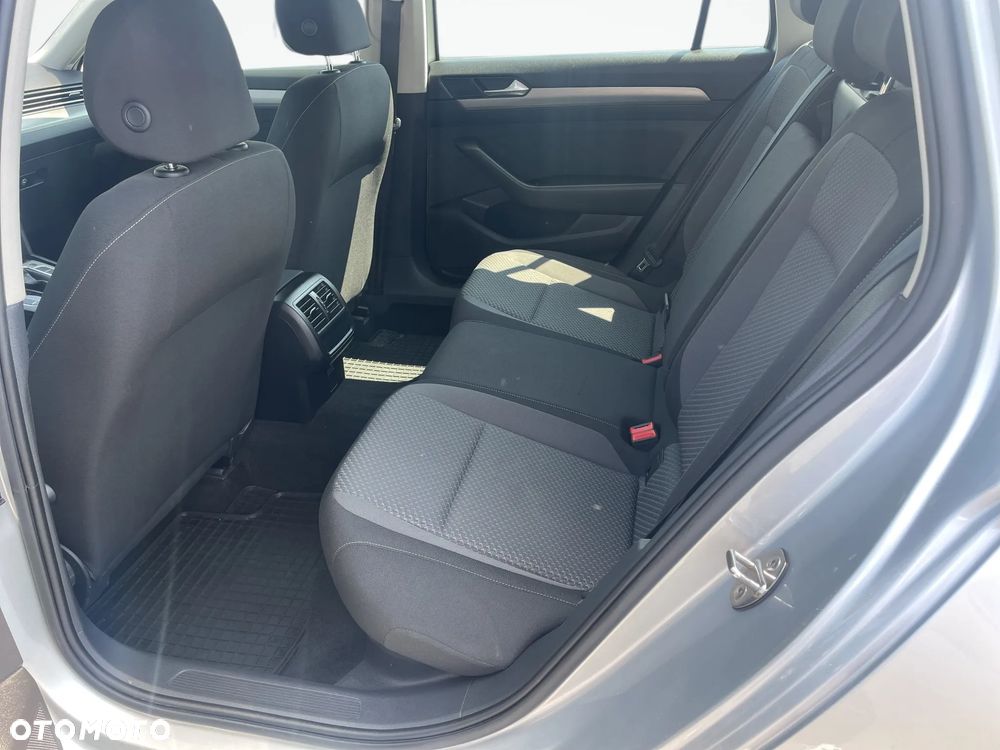 Volkswagen Passat 1.5 TSI EVO Essence DSG - 18