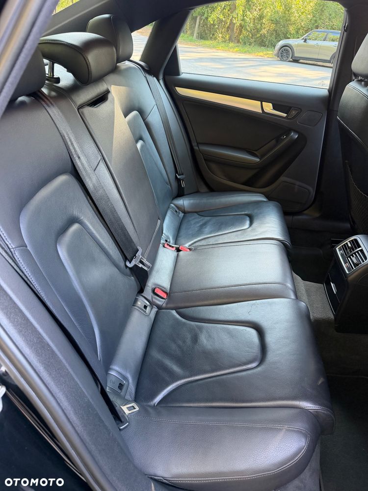 Audi A4 Limousine - 11