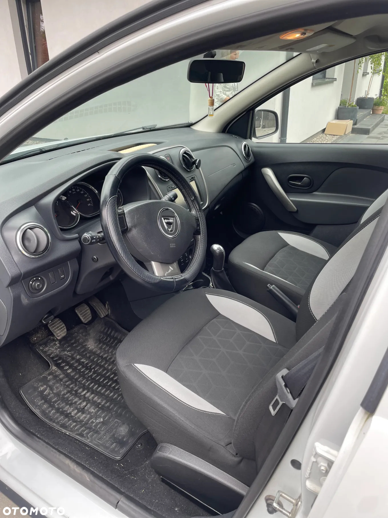 Dacia Sandero 0.9 TCe Laureate - 8