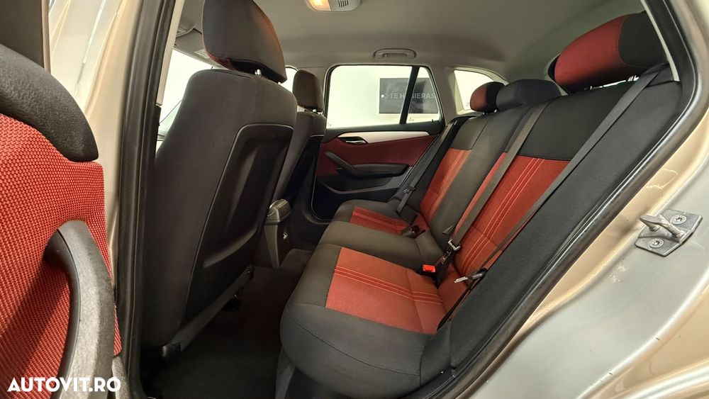 BMW X1 xDrive20d - 10