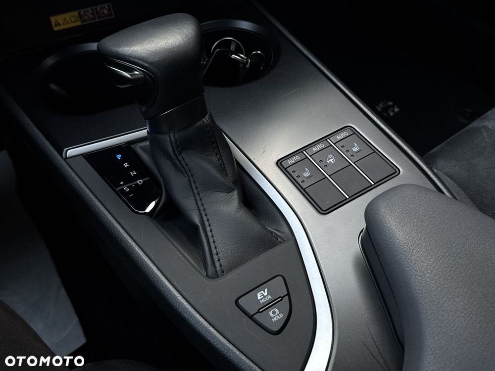 Lexus UX 250h GPF Business 2WD - 29