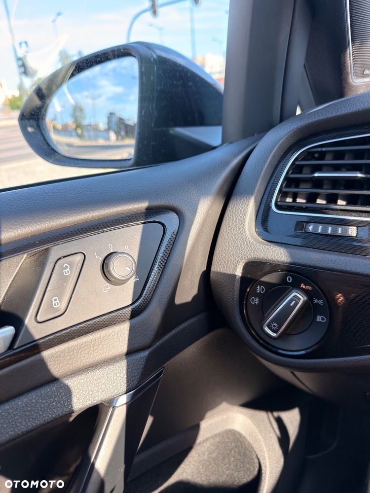 Volkswagen Golf - 23