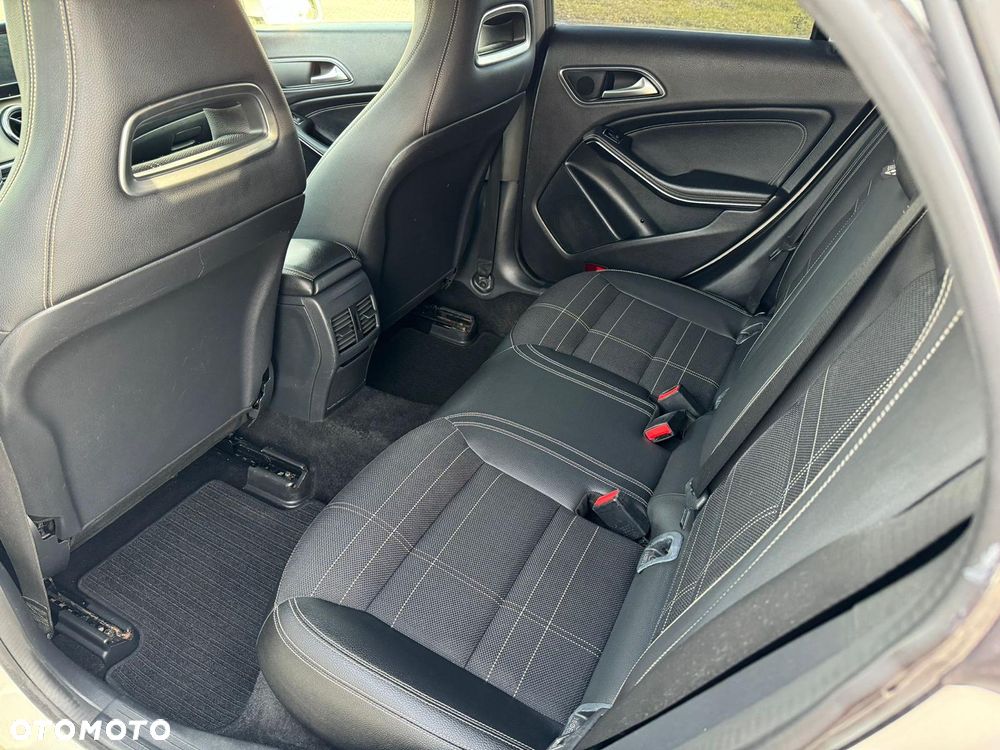 Mercedes-Benz CLA 220 d 7G-DCT Peak Edition - 20