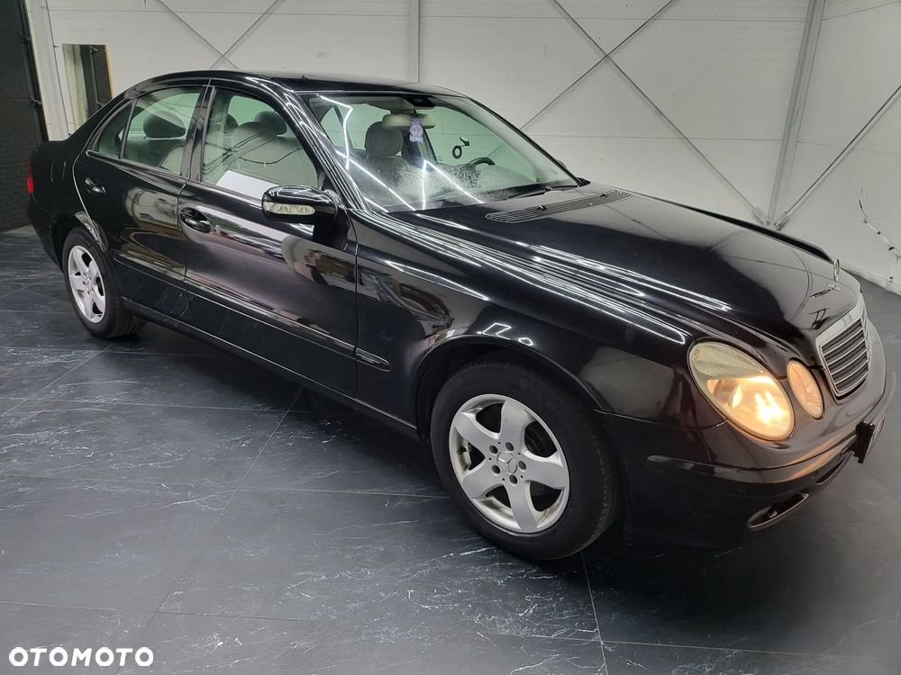 Mercedes-Benz Klasa E 200 Kompressor Classic Sport Edition - 30