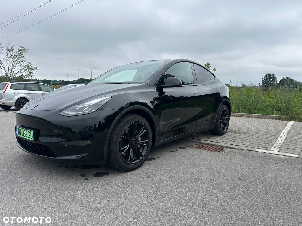 Tesla Model Y Long Range AWD - 8