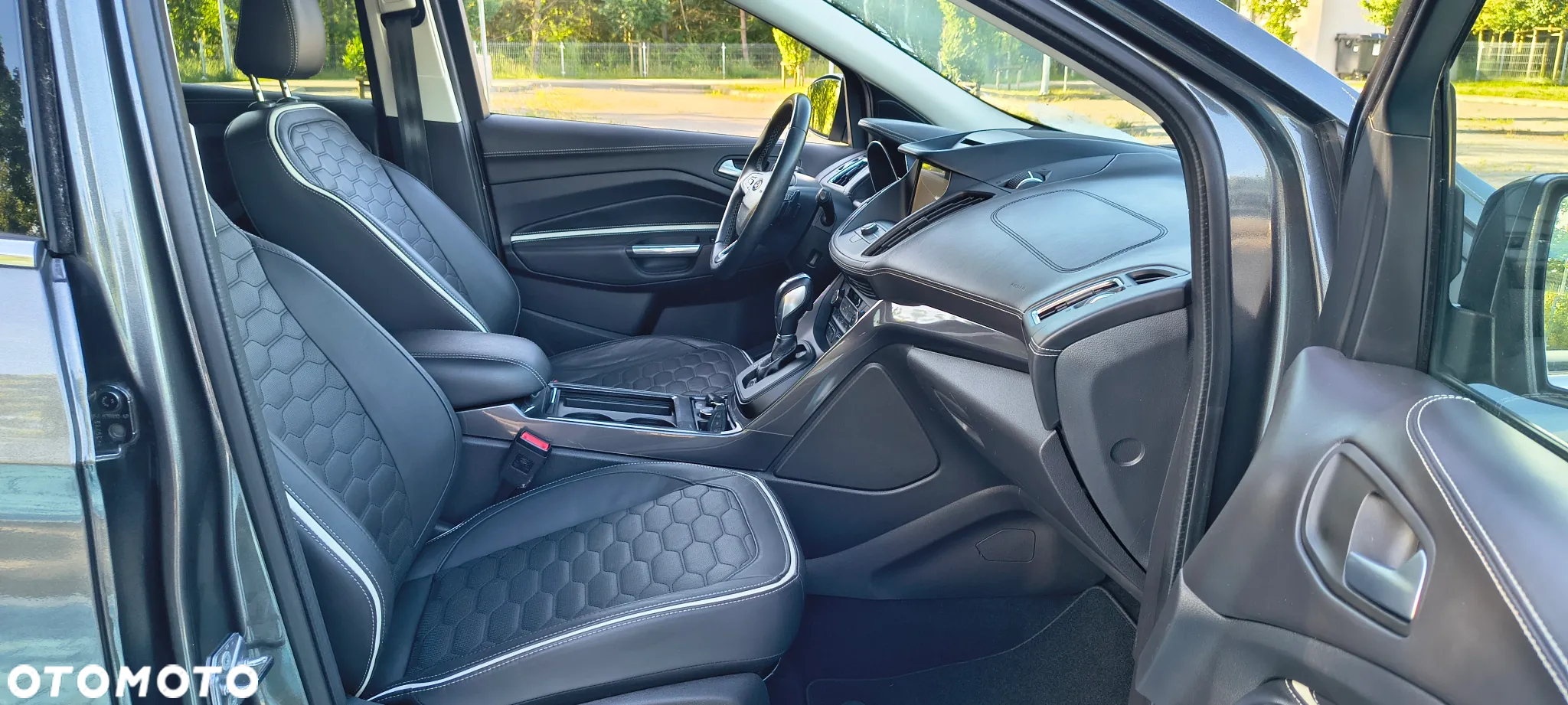 Ford Kuga 1.5 EcoBoost 2x4 Vignale - 16