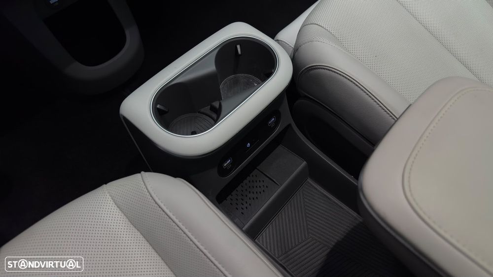 Hyundai Ioniq 5 77,4 kWh 4WD Uniq - 34