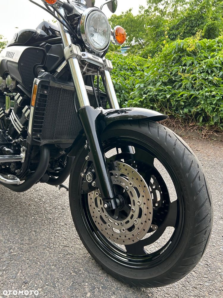 Yamaha V-MAX - 14