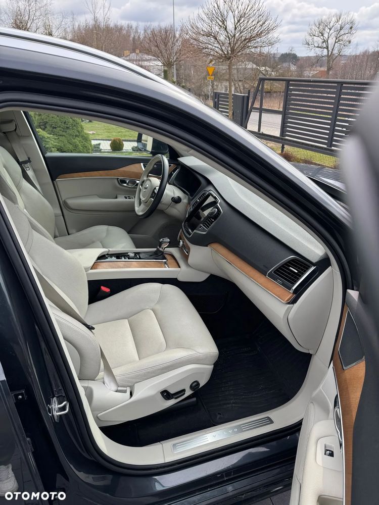 Volvo XC 90 T5 AWD Momentum 7os - 10