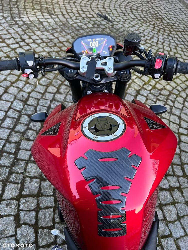 Triumph Street Triple - 17