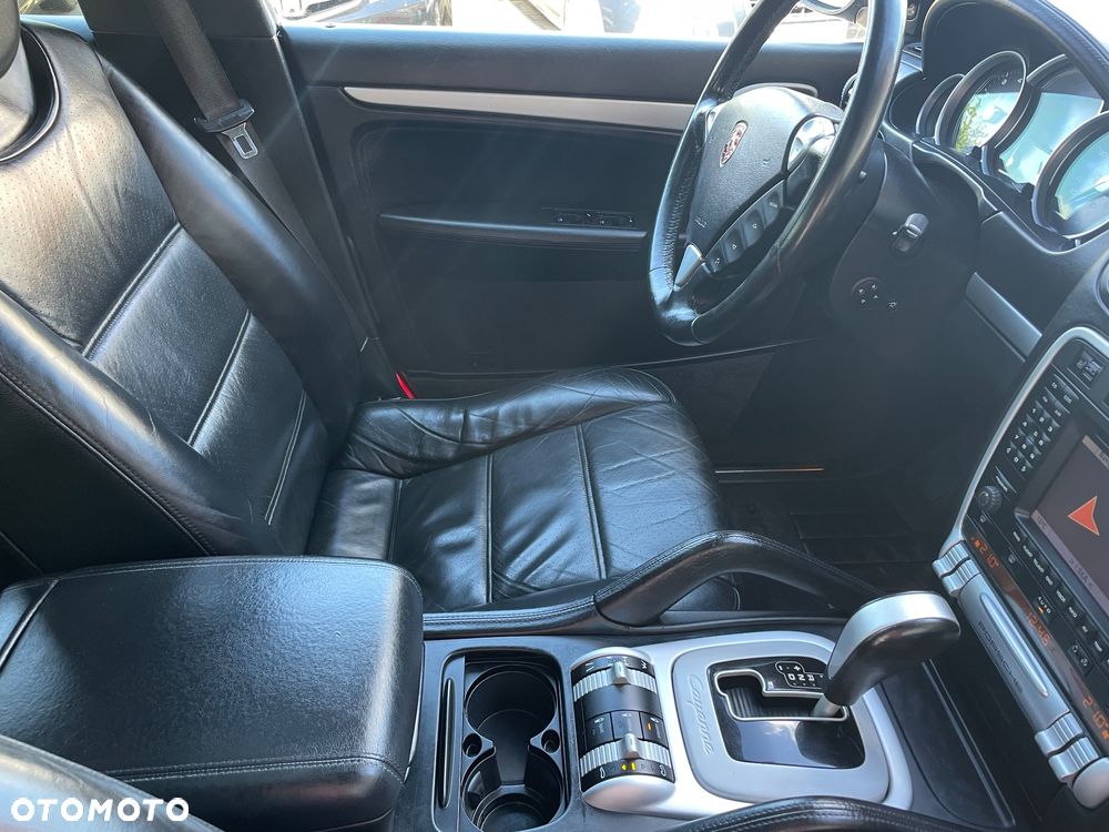 Porsche Cayenne Turbo - 14