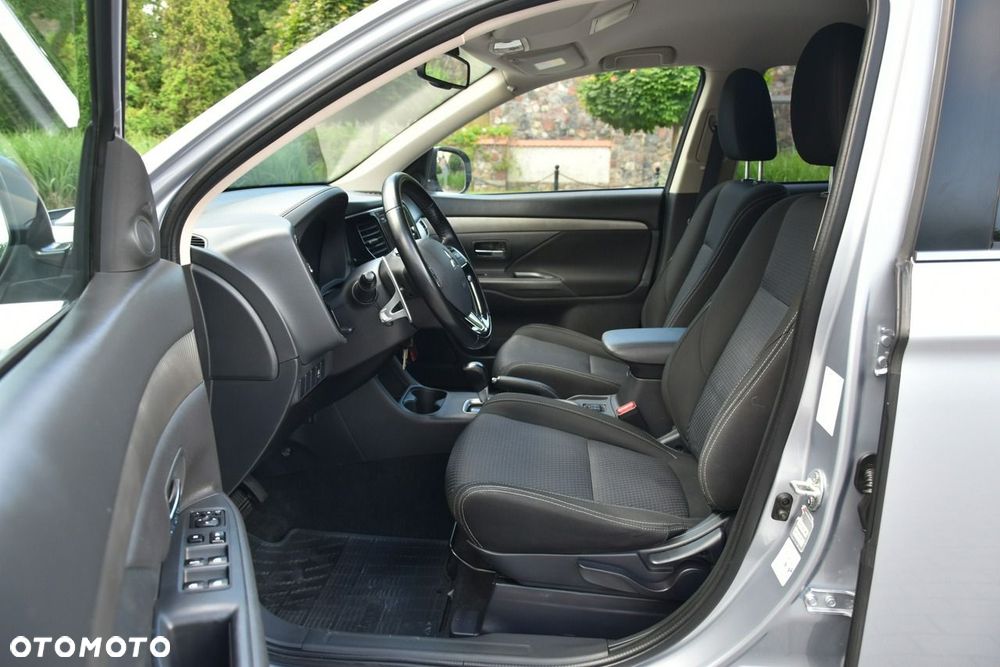 Mitsubishi Outlander - 15