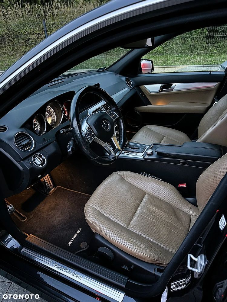 Mercedes-Benz Klasa C 350 CDI DPF (BlueEFFICIENCY) 7G-TRONIC Avantgarde - 17