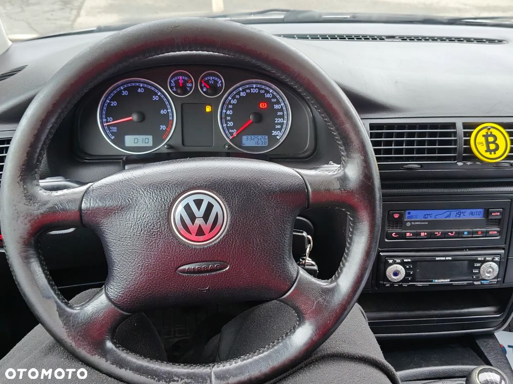 Volkswagen Passat - 19