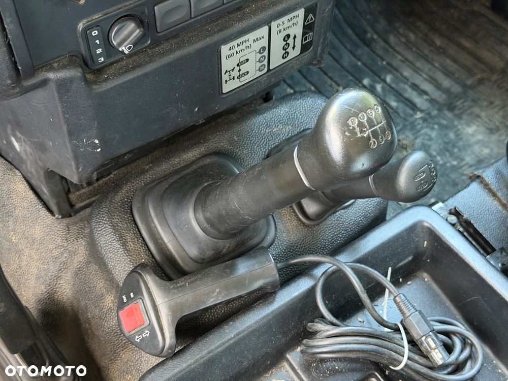 Isuzu D-Max 2.5 DC L - 10