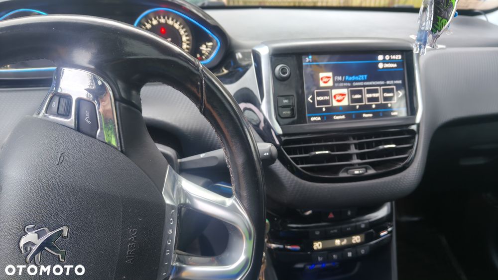 Peugeot 2008 1.2 Pure Tech GPF Allure S&S EAT6 - 9