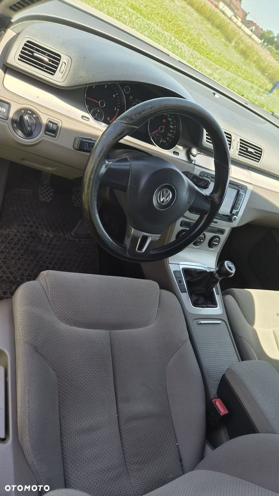 Volkswagen Passat - 5