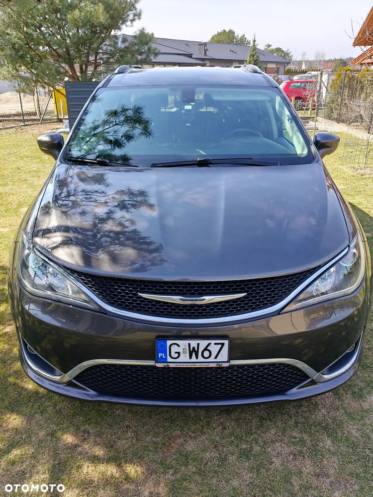 Chrysler Pacifica - 3