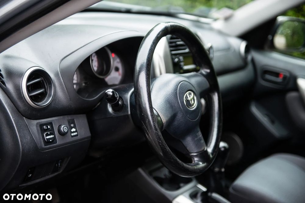 Toyota RAV4 1.8 VVT-i 4x2 - 20