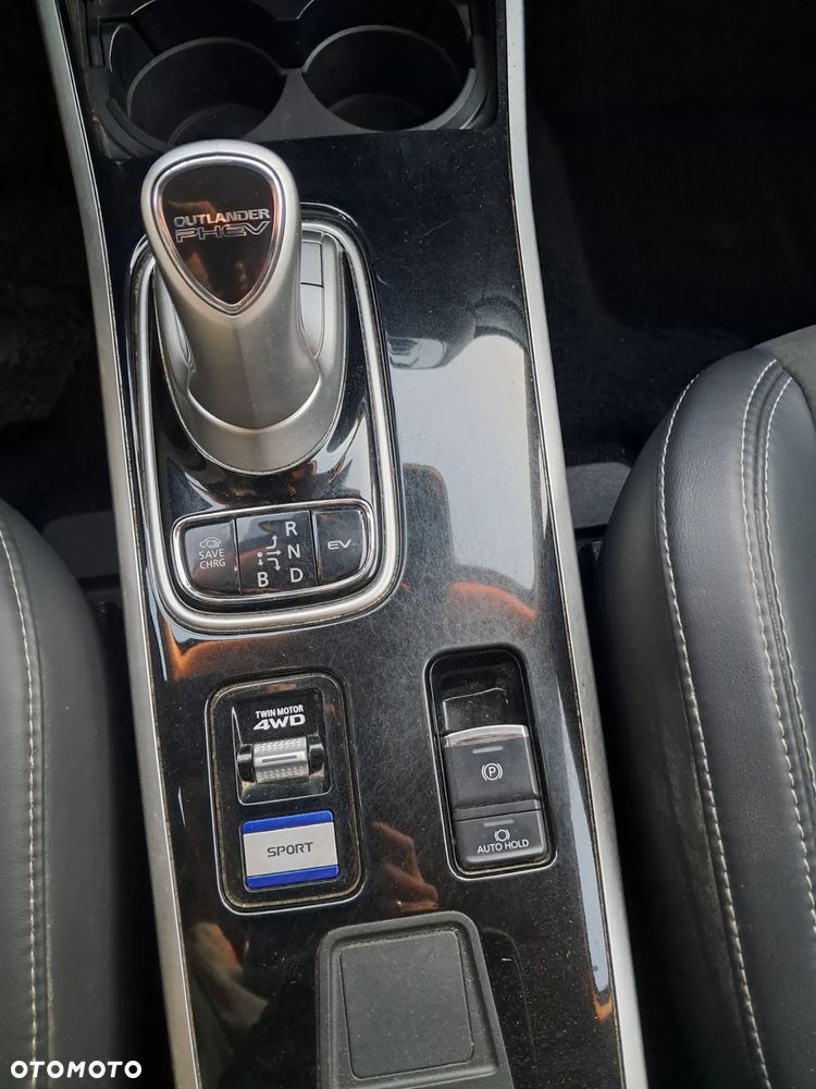 Mitsubishi Outlander 2.4 4WD Spirit - 13