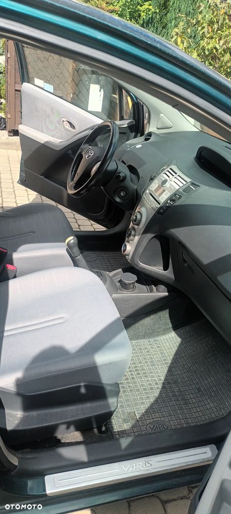 Toyota Yaris 1.3 Sol - 9