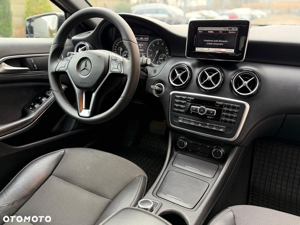 Mercedes-Benz Klasa A 180 7G-DCT AMG Line - 11