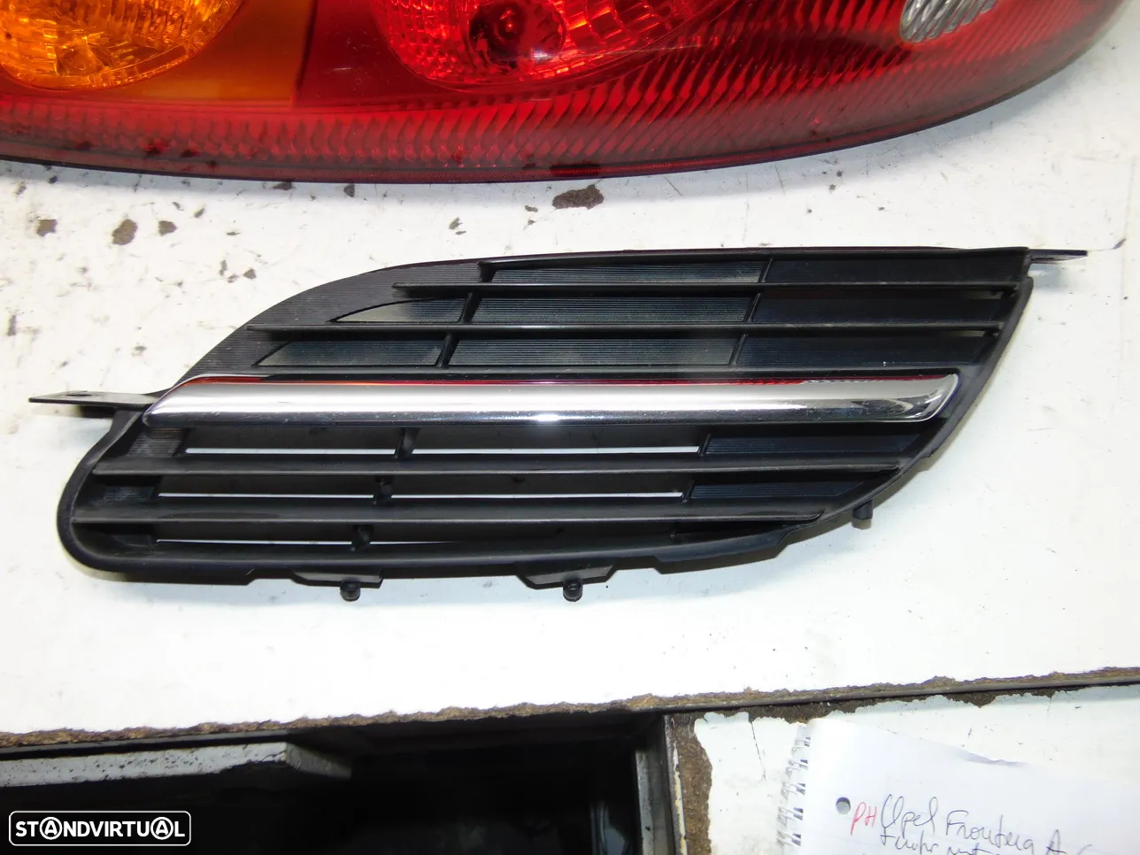 Nissan Almera ii tino farolins/Grelhas radiador - 3