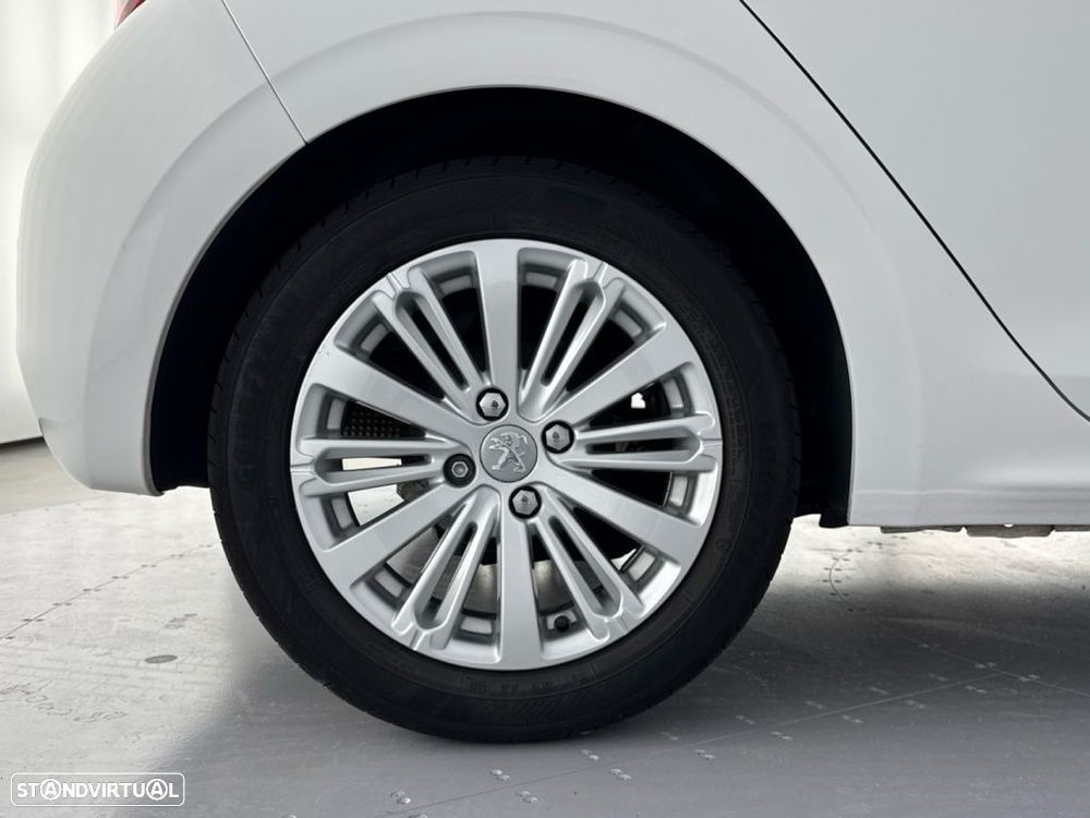 Peugeot 208 1.2 PureTech Allure - 16
