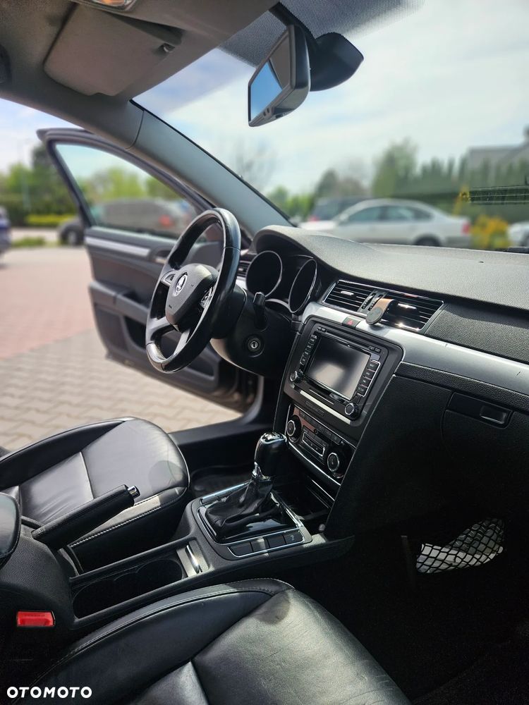 Skoda Superb 2.0 TDI 4x4 Business DSG - 23