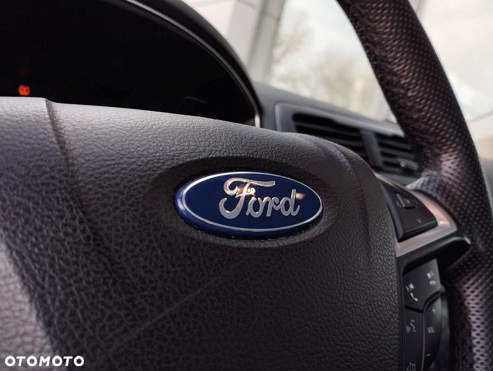 Ford Mondeo - 26