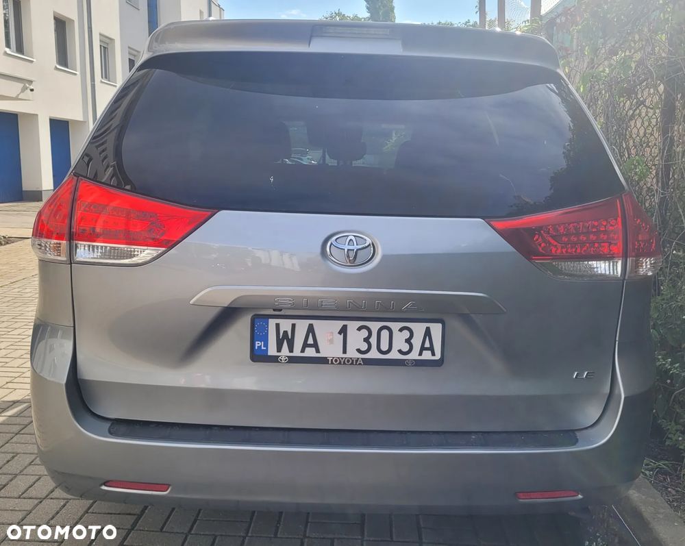 Toyota Sienna 3.5 V6 - 23